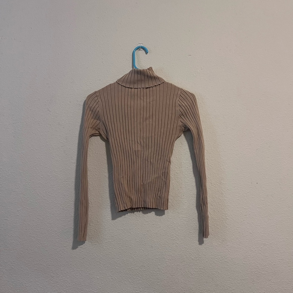 Ribbed Tan Turtleneck T-shirt